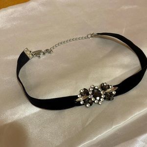 Choker necklace